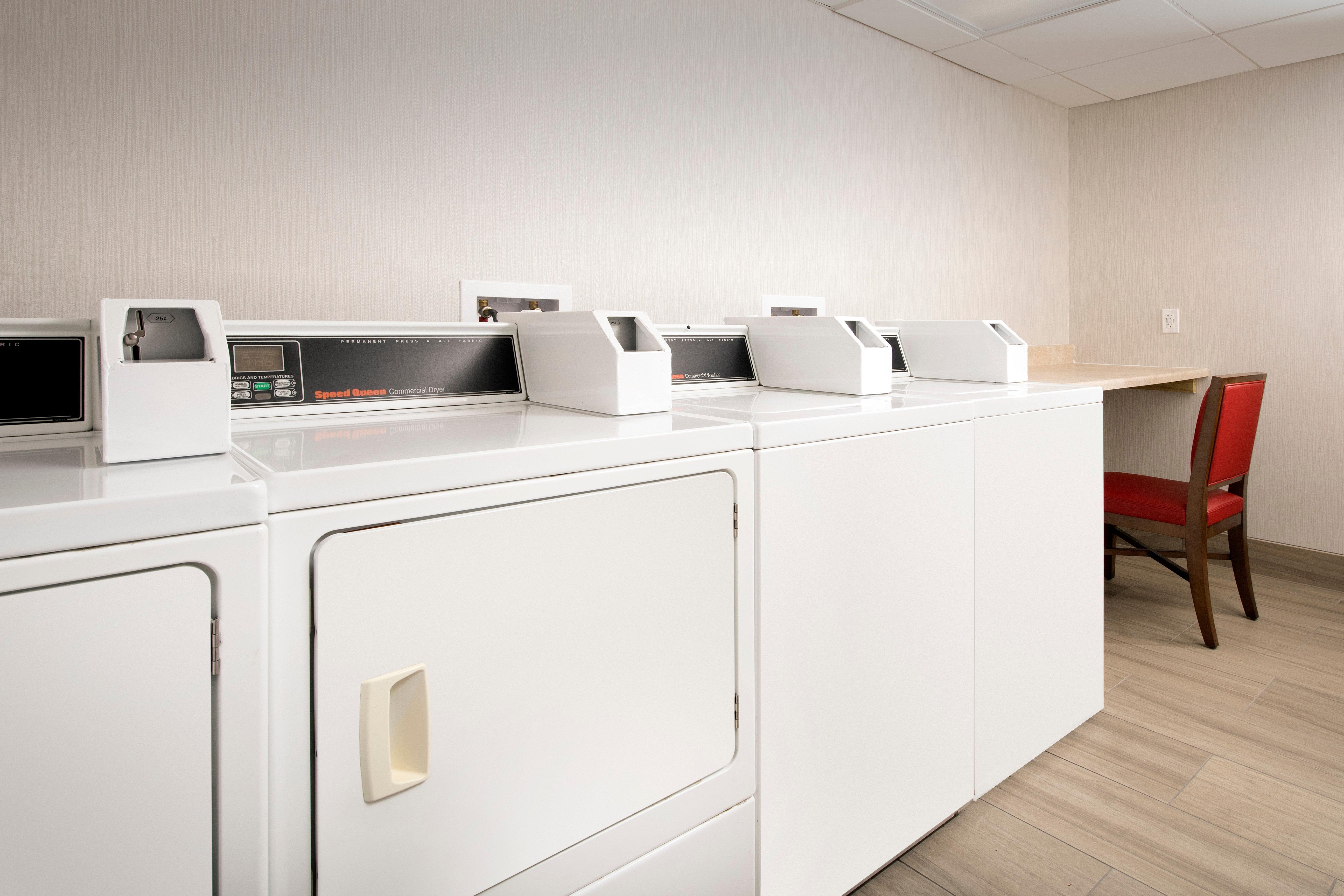 Holiday Inn Express & Suites Baltimore - BWI Airport North By Ihg Linthicum Esterno foto