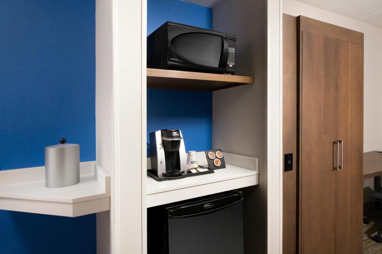 Holiday Inn Express & Suites Baltimore - BWI Airport North By Ihg Linthicum Esterno foto
